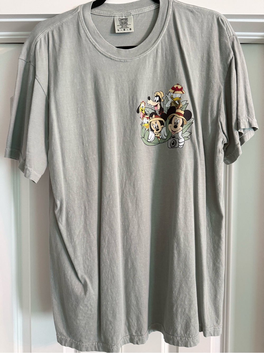 Disney Light Gray Short Sleeve Tee with Classic Character Safari
